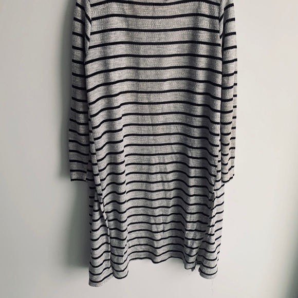 Long sleeve black and white light cardigan. - Picture 5 of 6